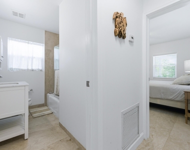 221 Princeton Drive - Photo Thumbnail 11