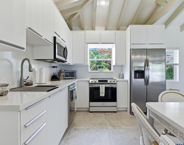 221 Princeton Drive - Photo Thumbnail 6