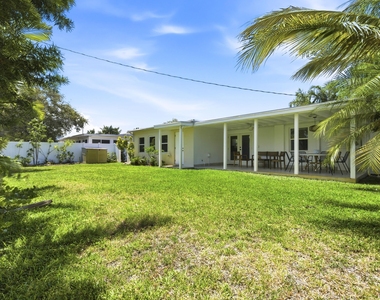 221 Princeton Drive - Photo Thumbnail 25