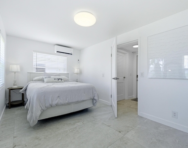 221 Princeton Drive - Photo Thumbnail 16