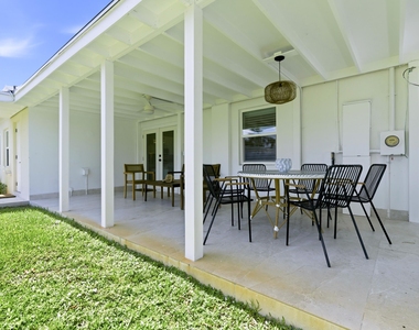 221 Princeton Drive - Photo Thumbnail 20