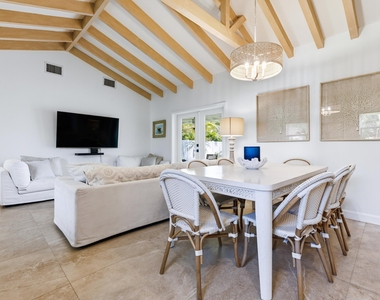221 Princeton Drive - Photo Thumbnail 7