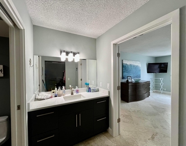 5440 N Ocean Drive - Photo Thumbnail 31
