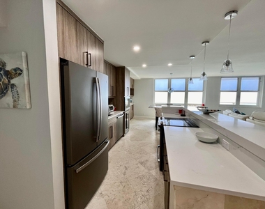 5440 N Ocean Drive - Photo Thumbnail 13