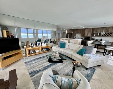 5440 N Ocean Drive - Photo Thumbnail 9