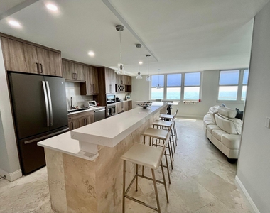 5440 N Ocean Drive - Photo Thumbnail 10