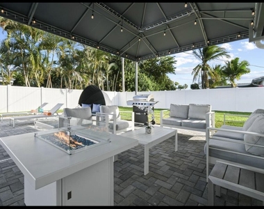 5040 Ne 22nd Avenue - Photo Thumbnail 6