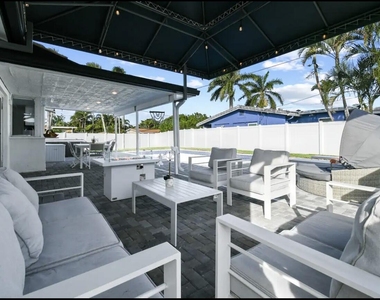 5040 Ne 22nd Avenue - Photo Thumbnail 9