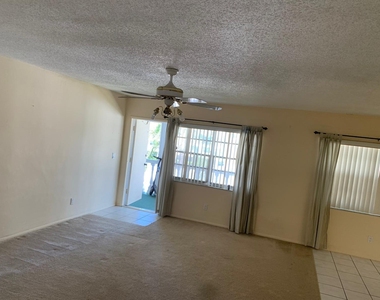 2453 Ne 51st Street - Photo Thumbnail 4