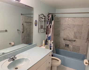2453 Ne 51st Street - Photo Thumbnail 8