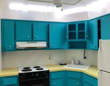 2453 Ne 51st Street - Photo Thumbnail 6