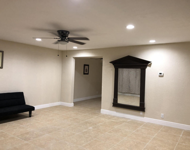279 Se 8th Terrace - Photo Thumbnail 2