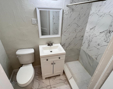 1852 Washington Street - Photo Thumbnail 2