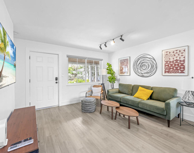 2021 Plunkett Street - Photo Thumbnail 3