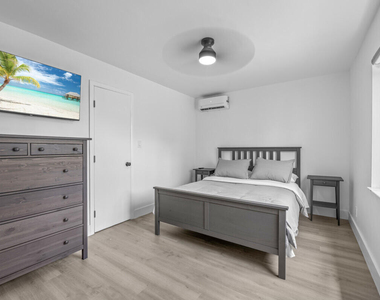 2021 Plunkett Street - Photo Thumbnail 4