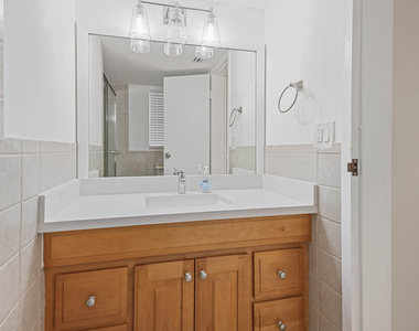 3661 Via Poinciana - Photo Thumbnail 19