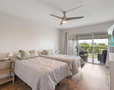 3661 Via Poinciana - Photo Thumbnail 11