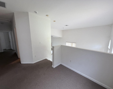 3760 Ne 15th Street - Photo Thumbnail 6