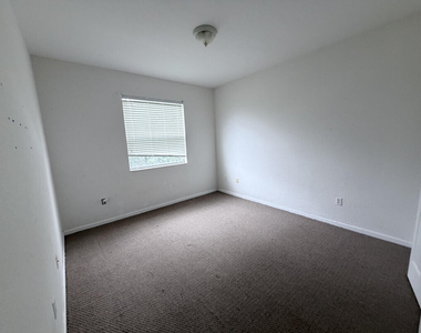 3760 Ne 15th Street - Photo Thumbnail 7