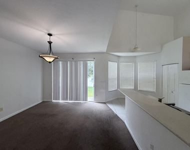 3760 Ne 15th Street - Photo Thumbnail 2