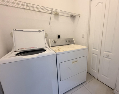 3760 Ne 15th Street - Photo Thumbnail 12