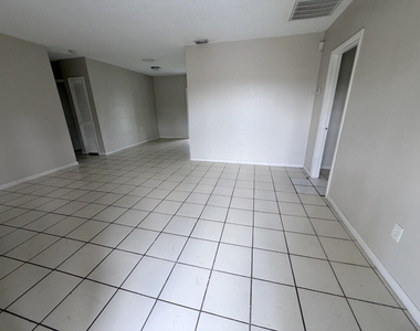 639 Sw 3rd Terrace - Photo Thumbnail 3