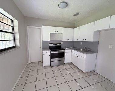 639 Sw 3rd Terrace - Photo Thumbnail 2