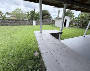 639 Sw 3rd Terrace - Photo Thumbnail 11
