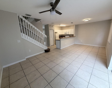 933 Ne 42nd Avenue - Photo Thumbnail 3