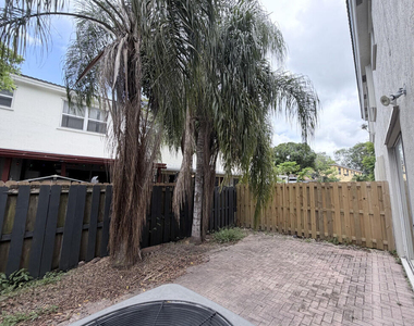 933 Ne 42nd Avenue - Photo Thumbnail 13