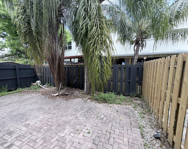 933 Ne 42nd Avenue - Photo Thumbnail 12