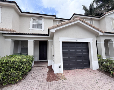 933 Ne 42nd Avenue - Photo Thumbnail 15