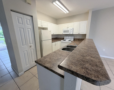 933 Ne 42nd Avenue - Photo Thumbnail 4