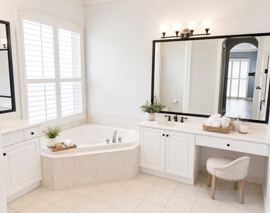 7441 Nw 115th Terrace - Photo Thumbnail 10