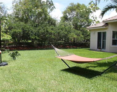7441 Nw 115th Terrace - Photo Thumbnail 2