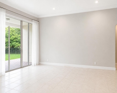 7441 Nw 115th Terrace - Photo Thumbnail 7