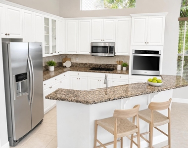 7441 Nw 115th Terrace - Photo Thumbnail 1