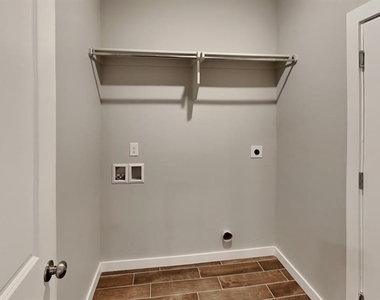 12432 Armstrong Drive - Photo Thumbnail 16