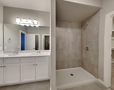 12432 Armstrong Drive - Photo Thumbnail 10