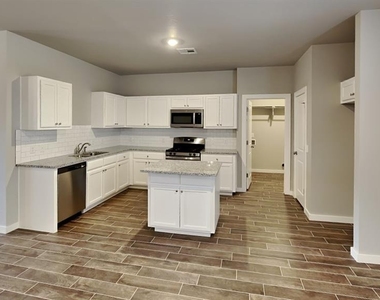 12432 Armstrong Drive - Photo Thumbnail 5