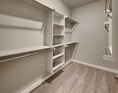 12432 Armstrong Drive - Photo Thumbnail 11