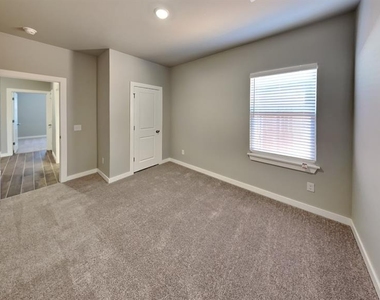 12432 Armstrong Drive - Photo Thumbnail 15