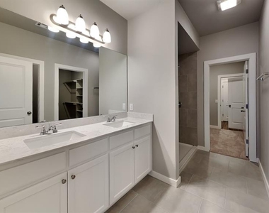 12432 Armstrong Drive - Photo Thumbnail 9