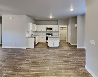12432 Armstrong Drive - Photo Thumbnail 4