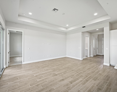 13955 Spruce Pine Drive - Photo Thumbnail 4