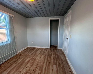 3901 Lakewood Road - Photo Thumbnail 8