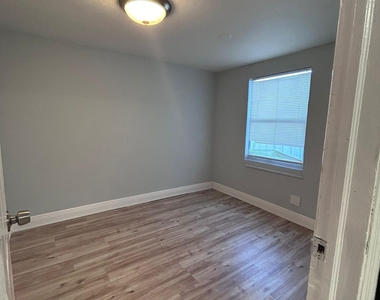 3901 Lakewood Road - Photo Thumbnail 9