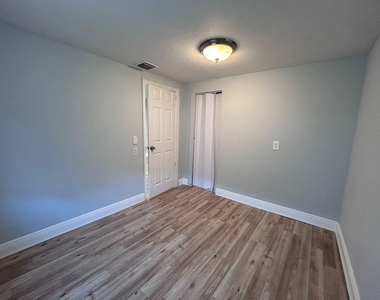 3901 Lakewood Road - Photo Thumbnail 5