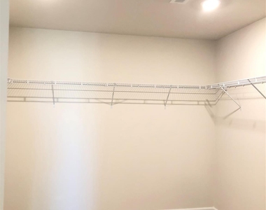 3001 Deep River Way - Photo Thumbnail 14