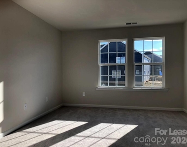 3001 Deep River Way - Photo Thumbnail 8